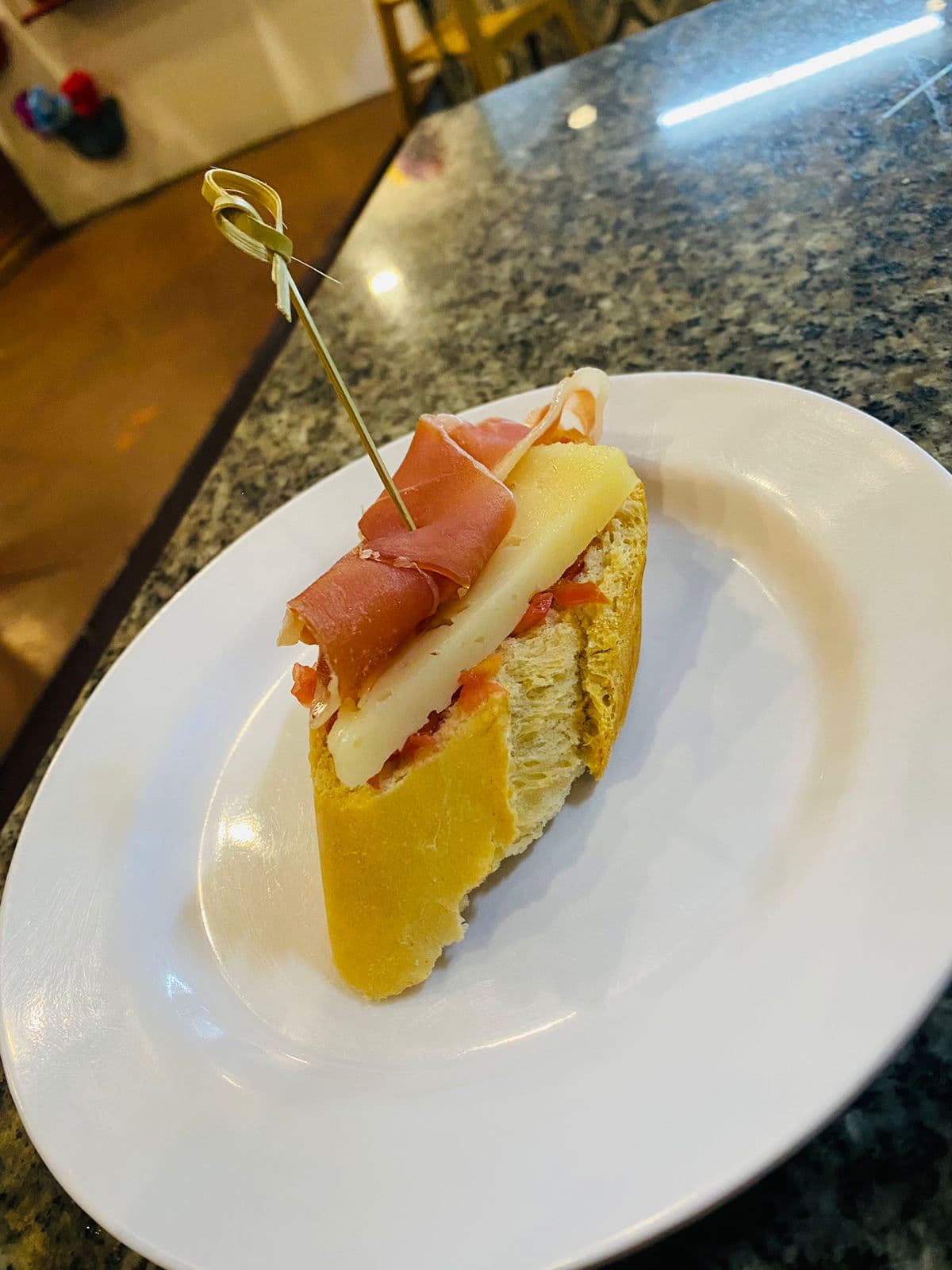 PINCHO ALMÁCHAR
