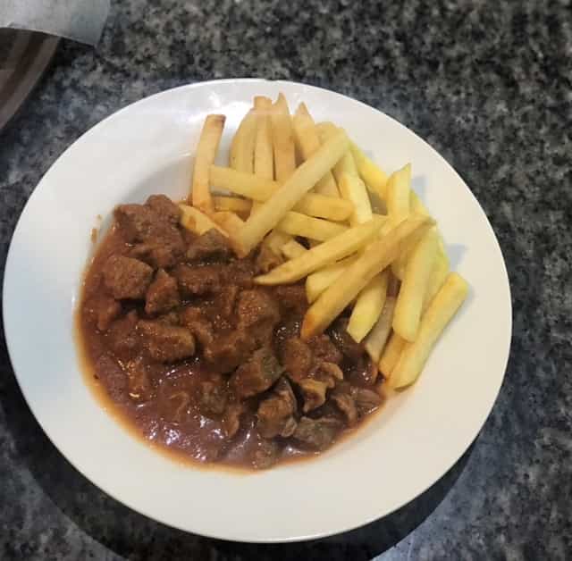 CARNE CON TOMATE