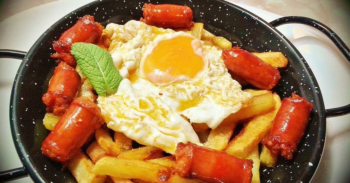 HUEVOS ESTRELLADOS CON CHISTORRA